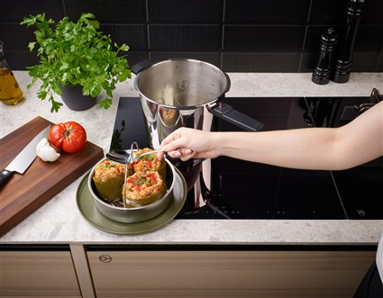 640-300-06-070/0 VITAQUICK EDITION 2025 6,0 L. 22CM CON CESTILLO PERFORADO | FISSLER - Imagen 6