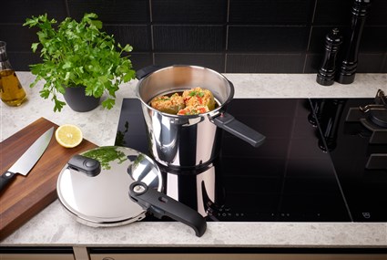 640-300-06-070/0 VITAQUICK EDITION 2025 6,0 L. 22CM CON CESTILLO PERFORADO | FISSLER - Imagen 8