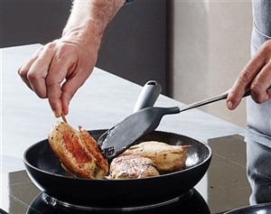 111-001-24-100/0 ESSENTIAL SARTÉN CERÁMICA 24CM NEGRA | FISSLER - Imagen 12
