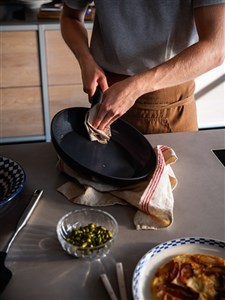 111-001-24-100/0 ESSENTIAL SARTÉN CERÁMICA 24CM NEGRA | FISSLER - Imagen 18